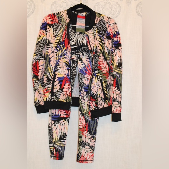 Ideology Other - Ideology Girls 3 piece Outfit. Jacket, Leggings and Crop Too. Dance / Lifestyle